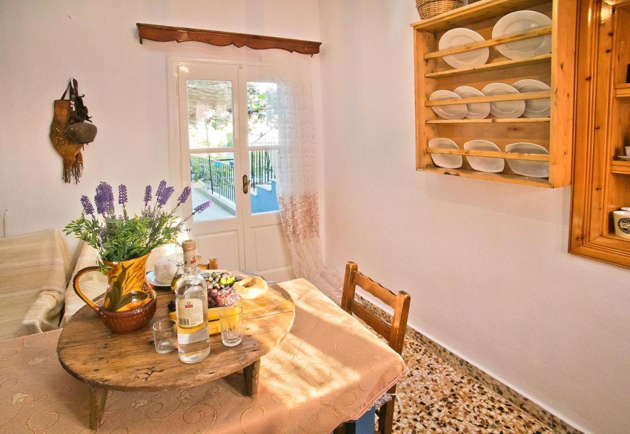 Petroula Apartments Emborios Dış mekan fotoğraf