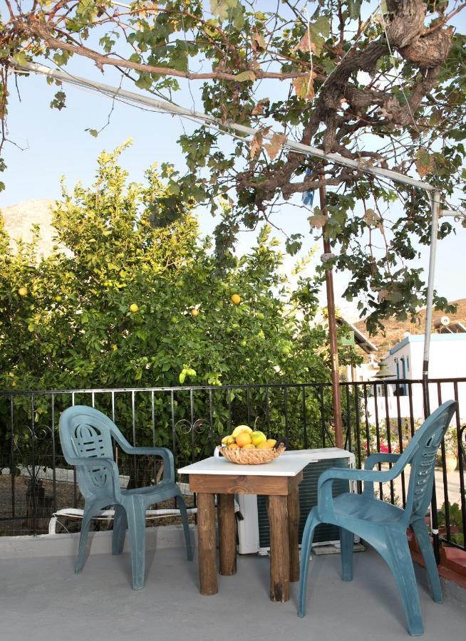 Petroula Apartments Emborios Dış mekan fotoğraf
